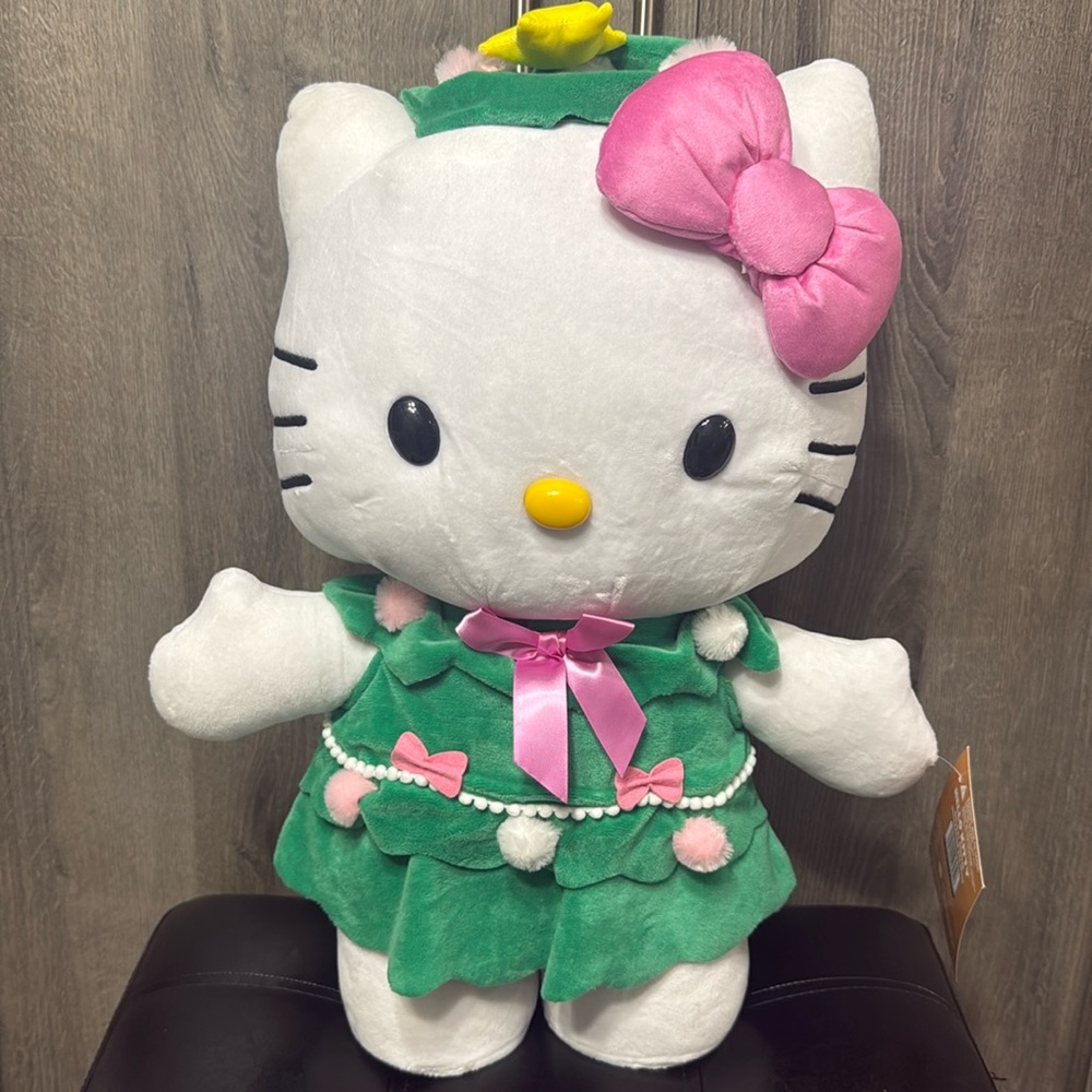 New Hello Kitty In Green Christmas Tree Dress With Star Plush Greeter With Tag
